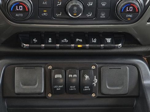 Used 2019 Chevrolet Silverado 2500 High Country AWD/4WD image 19
