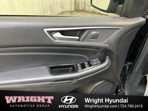 Used 2017 Ford Edge Titanium w/ Equipment Group 301A image 10