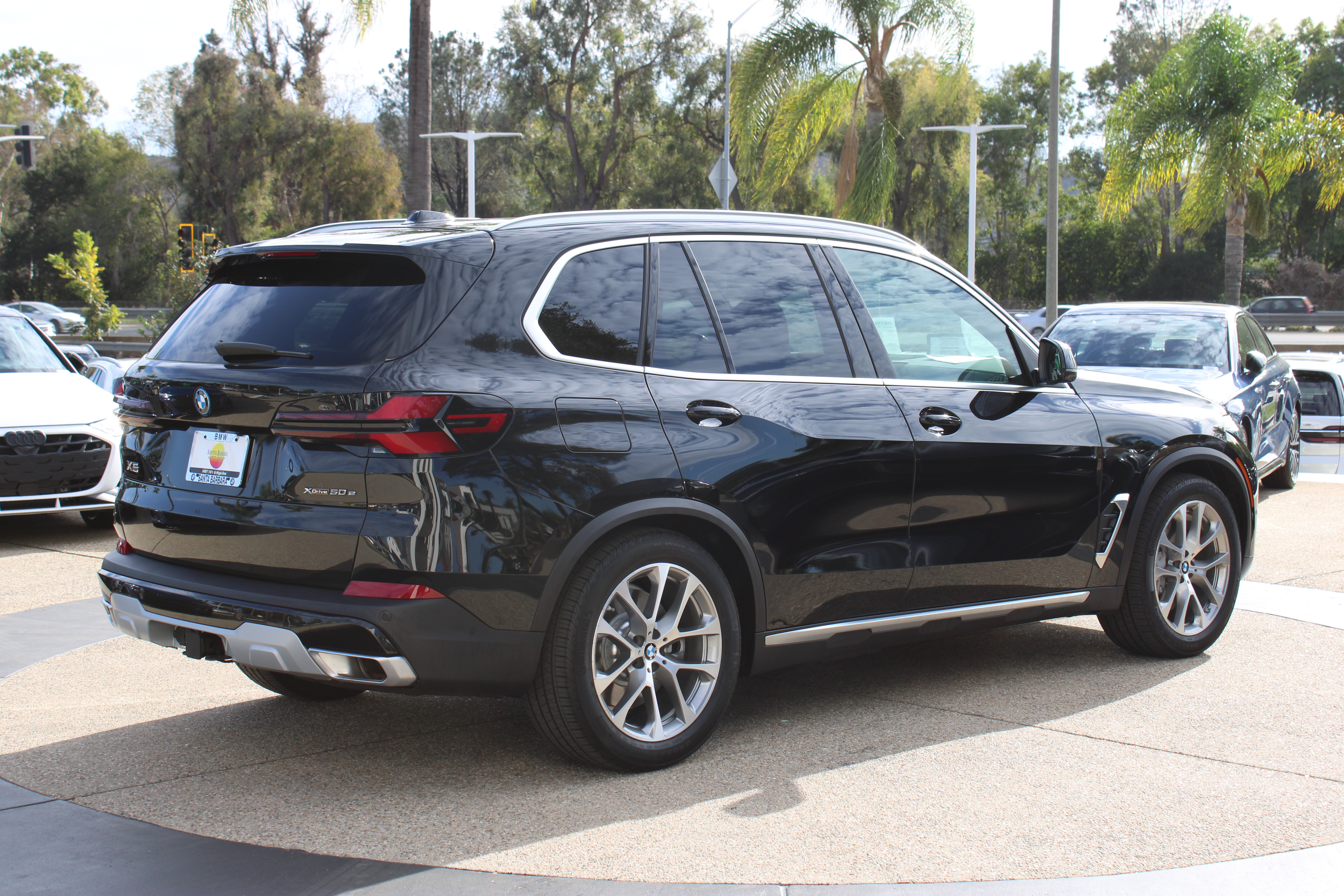 Used 2026 BMW X5 xDrive50e w/ Parking Assistance Package AWD/4WD image 5