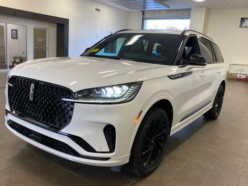 New 2026 Lincoln Aviator Reserve w/ Jet Appearance Package image 4