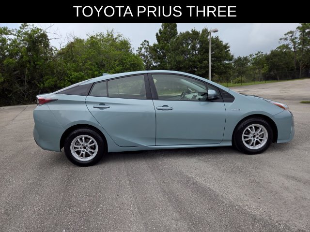 Used 2016 Toyota Prius Three FWD image 2