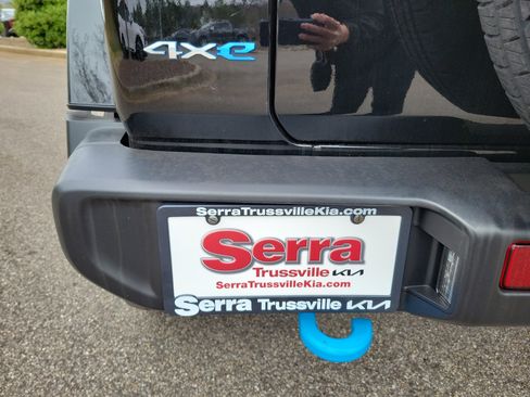 Used 2022 Jeep Wrangler Unlimited Sahara w/ Cold Weather Group image 32