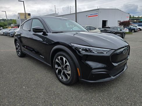 Used 2025 Ford Mustang Mach-E Select w/ Comfort Package Lite AWD/4WD image 8