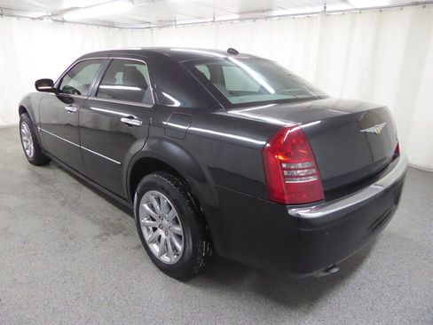 Used 2005 Chrysler 300 C w/ Protection Group II image 5