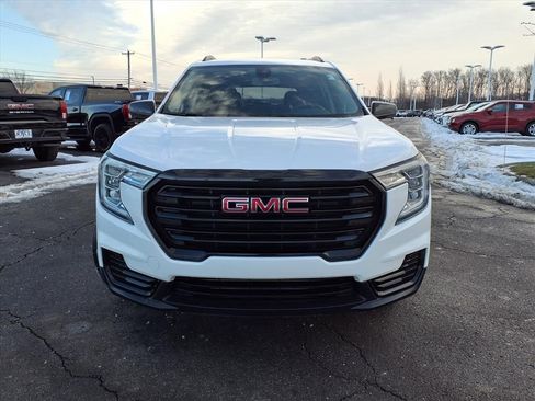 Used 2023 GMC Terrain SLE w/ Elevation Edition image 29