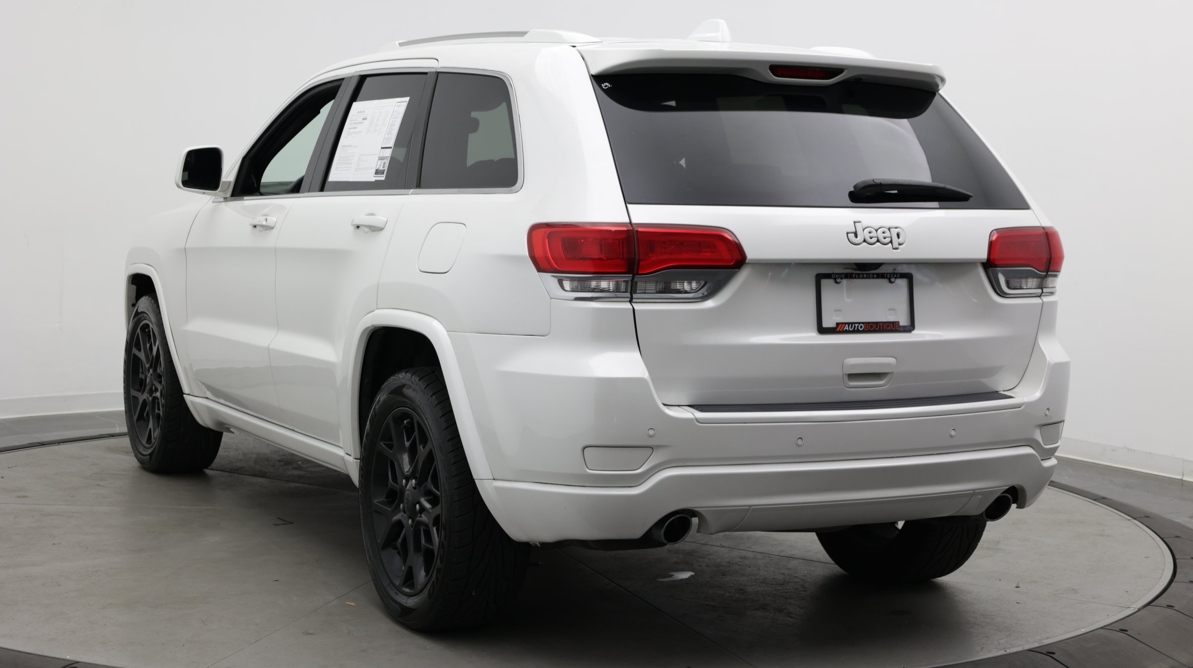 Used 2020 Jeep Grand Cherokee Overland RWD image 7
