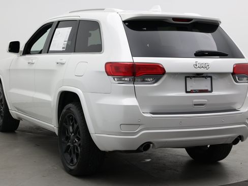 Used 2020 Jeep Grand Cherokee Overland RWD image 7