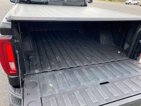 Used 2022 GMC Sierra 1500 SLT w/ SLT Premium Plus Package AWD/4WD image 22