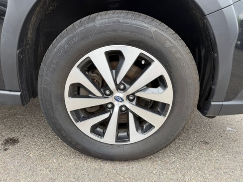 Used 2024 Subaru Outback Premium AWD/4WD image 36