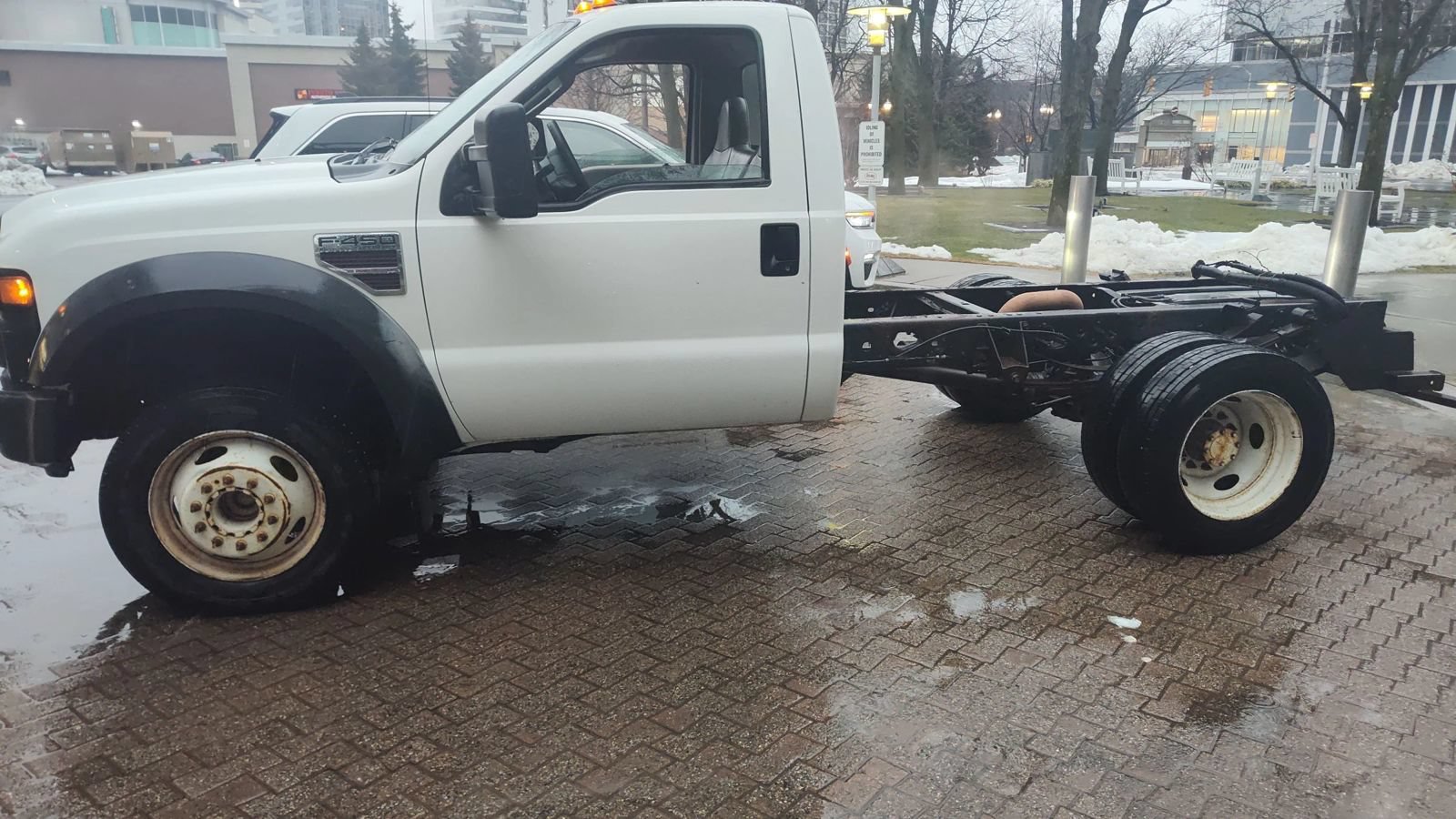 Used 2008 Ford F450 2WD Regular Cab Super Duty image 3