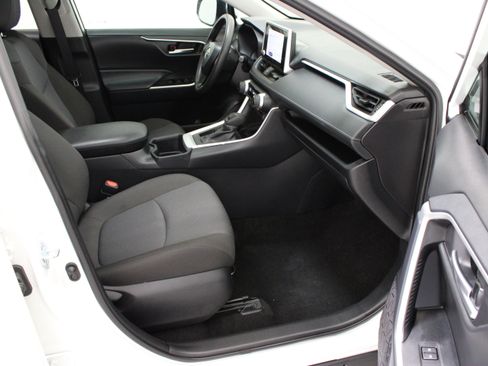 Used 2025 Toyota RAV4 XLE w/ Convenience Package FWD image 38