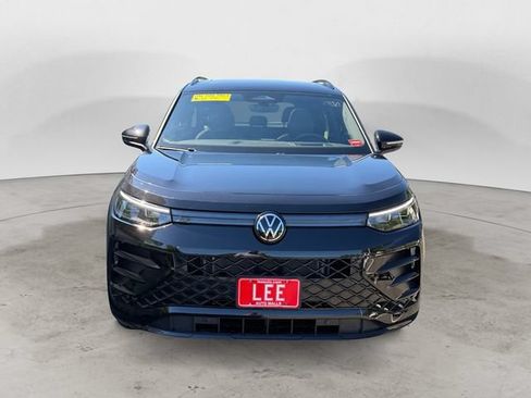 Used 2025 Volkswagen Tiguan SE R-Line AWD/4WD image 8