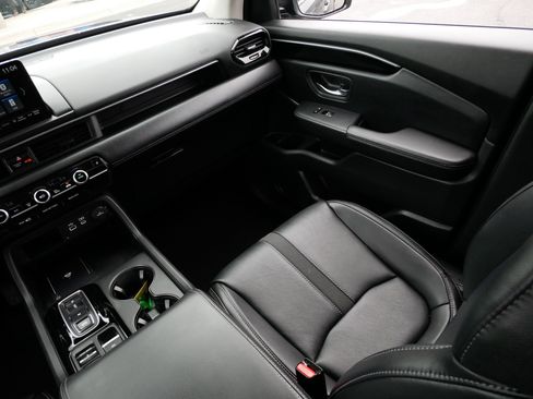 Used 2023 Honda Pilot EX-L image 11