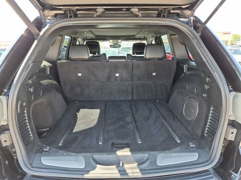 Used 2017 Jeep Grand Cherokee Overland AWD/4WD image 31