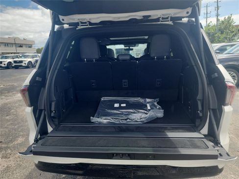 New 2026 Lincoln Navigator Reserve AWD/4WD image 19