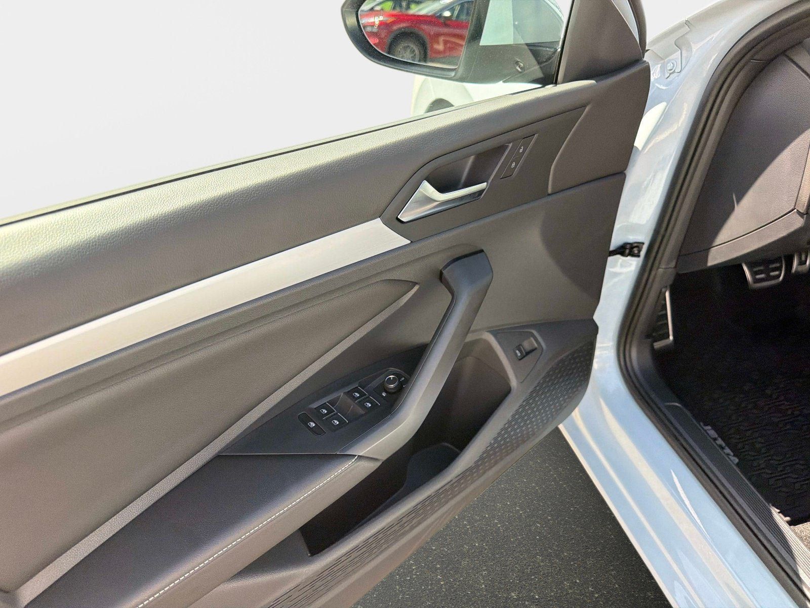 Used 2026 Volkswagen Jetta Sport FWD image 17