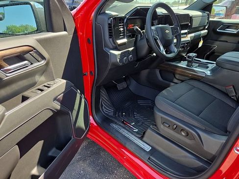 New 2026 Chevrolet Silverado 1500 LT w/ Z71 Off-Road Package AWD/4WD image 8