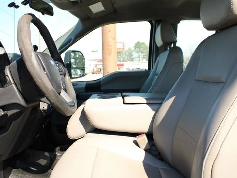 Used 2017 Ford F250 XL w/ Power Equipment Group image 13