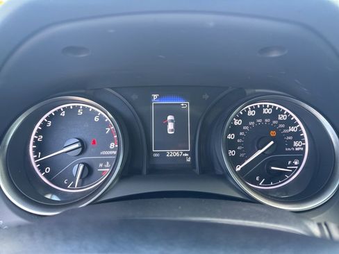 Used 2024 Toyota Camry SE image 11