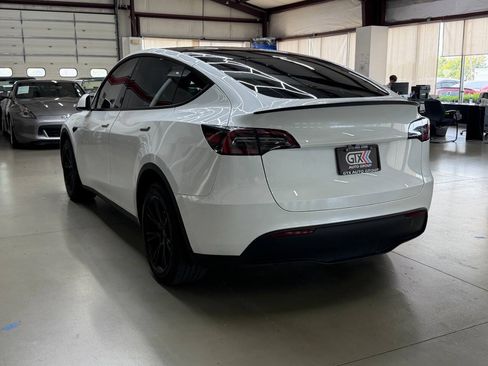 Used 2023 Tesla Model Y Long Range AWD/4WD image 4