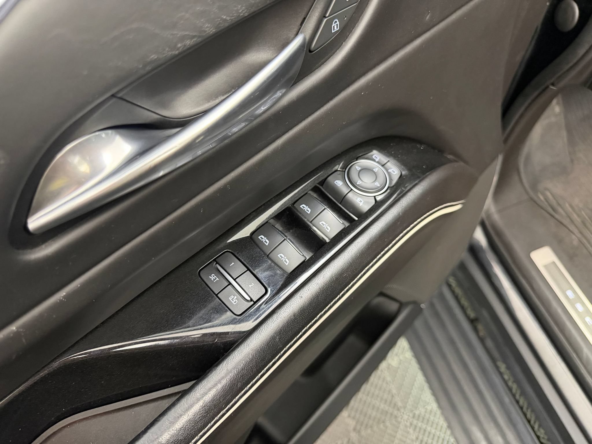 Used 2021 Cadillac Escalade Sport Platinum AWD/4WD image 12