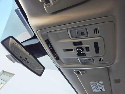 Used 2022 GMC Yukon XL Denali image 30