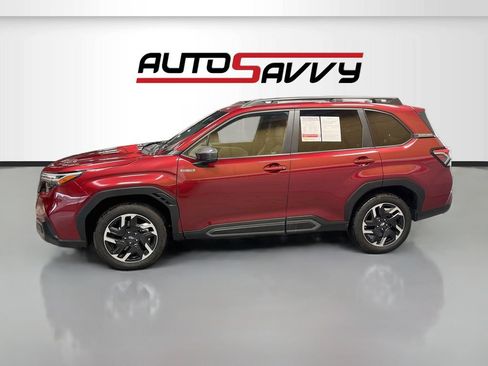 Used 2025 Subaru Forester Limited AWD/4WD image 4