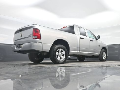 Used 2018 RAM 1500 Express AWD/4WD image 30