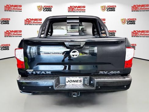 Certified 2024 Nissan Titan SV w/ SV Bronze Edition Package AWD/4WD image 15