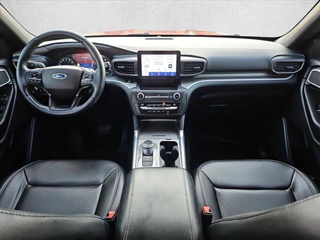 Used 2020 Ford Explorer XLT w/ Equipment Group 202A RWD image 18
