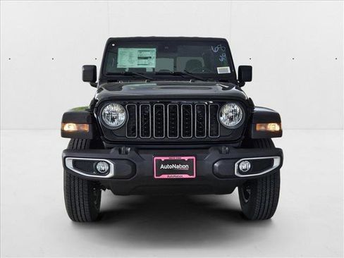 New 2025 Jeep Gladiator Sport image 6