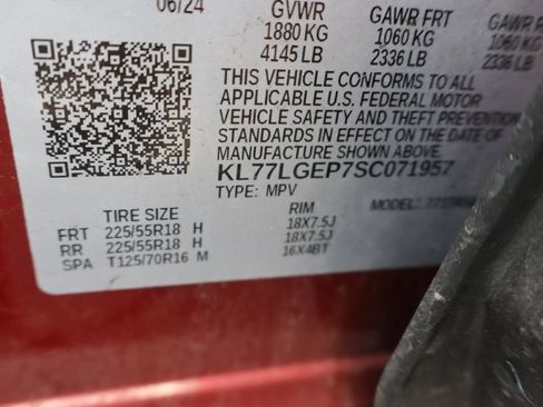 Used 2025 Chevrolet Trax RS w/ Driver Confidence Package FWD image 4