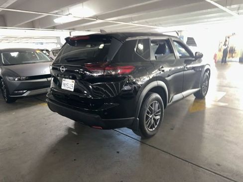 Used 2024 Nissan Rogue S image 27