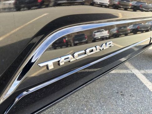 Used 2024 Toyota Tacoma SR5 AWD/4WD image 33