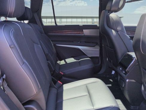 Certified 2026 Cadillac Vistiq Premium Luxury w/ LPO, Floor Liner Package AWD/4WD image 29