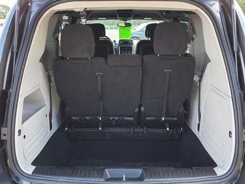 Used 2016 Dodge Grand Caravan SE image 5