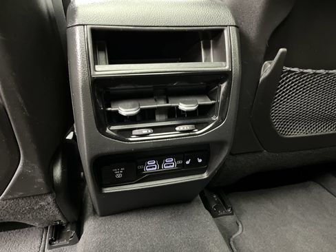 Used 2023 Jeep Grand Cherokee Overland AWD/4WD image 14