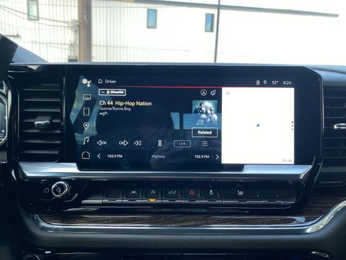 Used 2023 GMC Sierra 1500 SLE w/ Preferred Package image 5