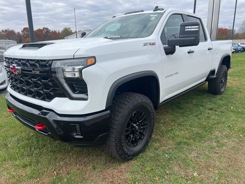 New 2026 Chevrolet Silverado 2500 ZR2 image 2