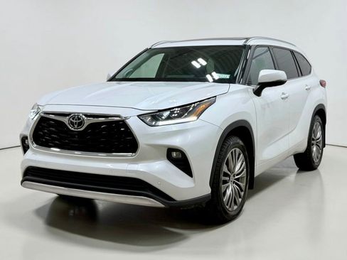 Used 2022 Toyota Highlander Limited image 8