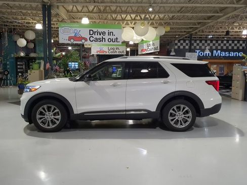 Used 2021 Ford Explorer Limited AWD/4WD image 11