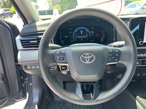 Used 2025 Toyota Camry LE FWD image 19