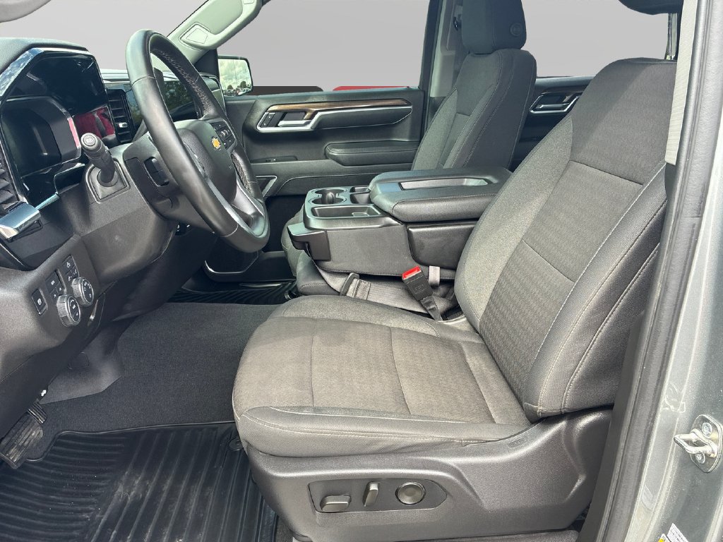 Used 2026 Chevrolet Silverado 1500 LT AWD/4WD image 11