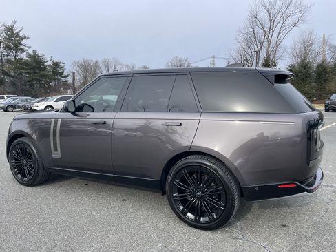 Certified 2023 Land Rover Range Rover Autobiography image 5