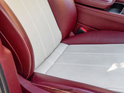 Used 2019 Bentley Bentayga image 60