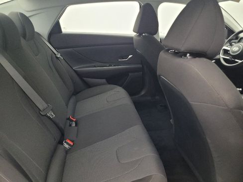 Used 2025 Hyundai Elantra SE FWD image 19