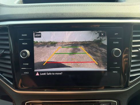 Used 2023 Volkswagen Atlas SE w/ Panoramic Sunroof Package FWD image 21