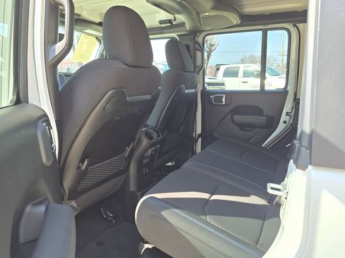 Used 2025 Jeep Wrangler Unlimited Rubicon 4xe w/ Safety Group AWD/4WD image 20