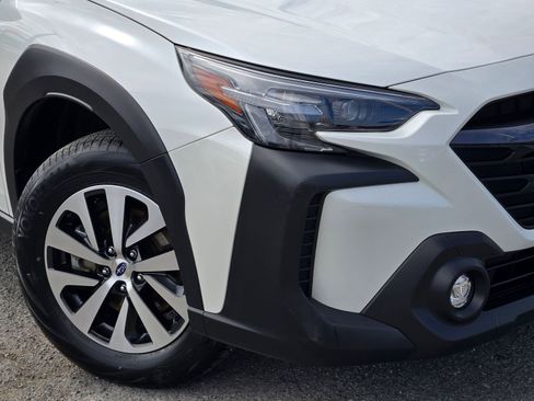 Used 2024 Subaru Outback Premium AWD/4WD image 9