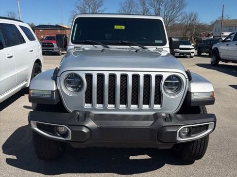 Used 2022 Jeep Wrangler Unlimited Sahara w/ LED Lighting Group AWD/4WD image 5